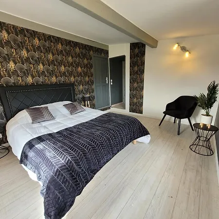 Les Grandes Mollieres Bed & Breakfast Peyruis
