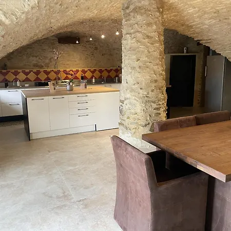 Les Grandes Mollieres Bed & Breakfast