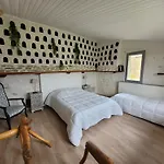 Bed & Breakfast Les Grandes Mollieres 3*