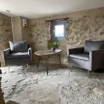 Les Grandes Mollieres Bed & Breakfast