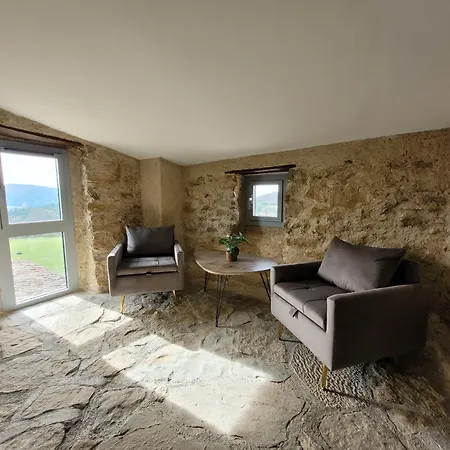 Les Grandes Mollieres Bed & Breakfast Peyruis