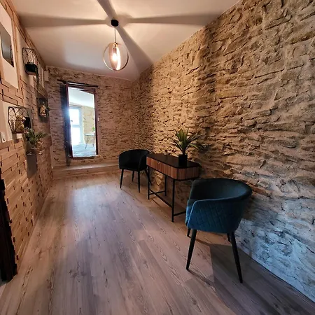 Bed & Breakfast Les Grandes Mollieres 3*