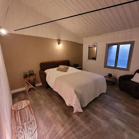 Bed & Breakfast Les Grandes Mollieres 3*