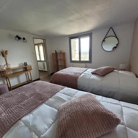 Les Grandes Mollieres Bed & Breakfast Peyruis