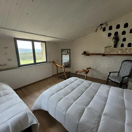 Les Grandes Mollieres Bed & Breakfast 3*