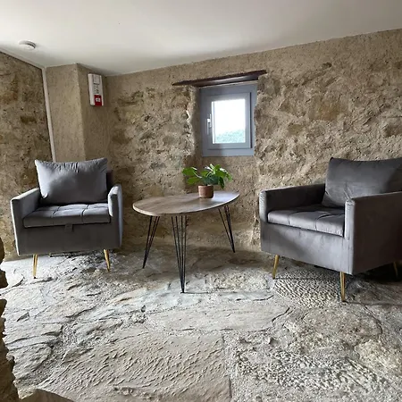 Les Grandes Mollieres Bed & Breakfast