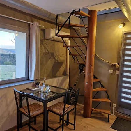 Les Grandes Mollieres Bed & Breakfast